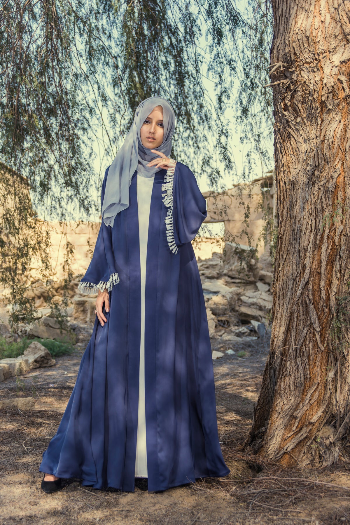 thowby Bisht Abaya