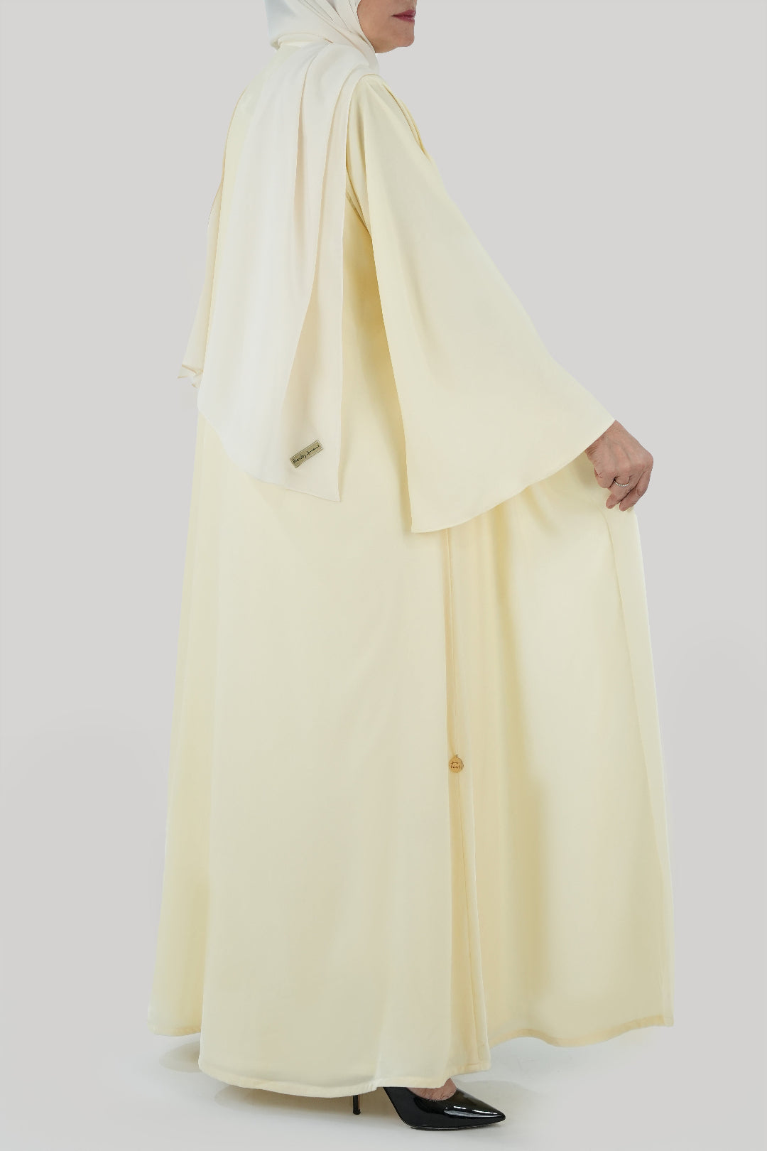 Thowby Simple Cream Velvet Winter Abaya
