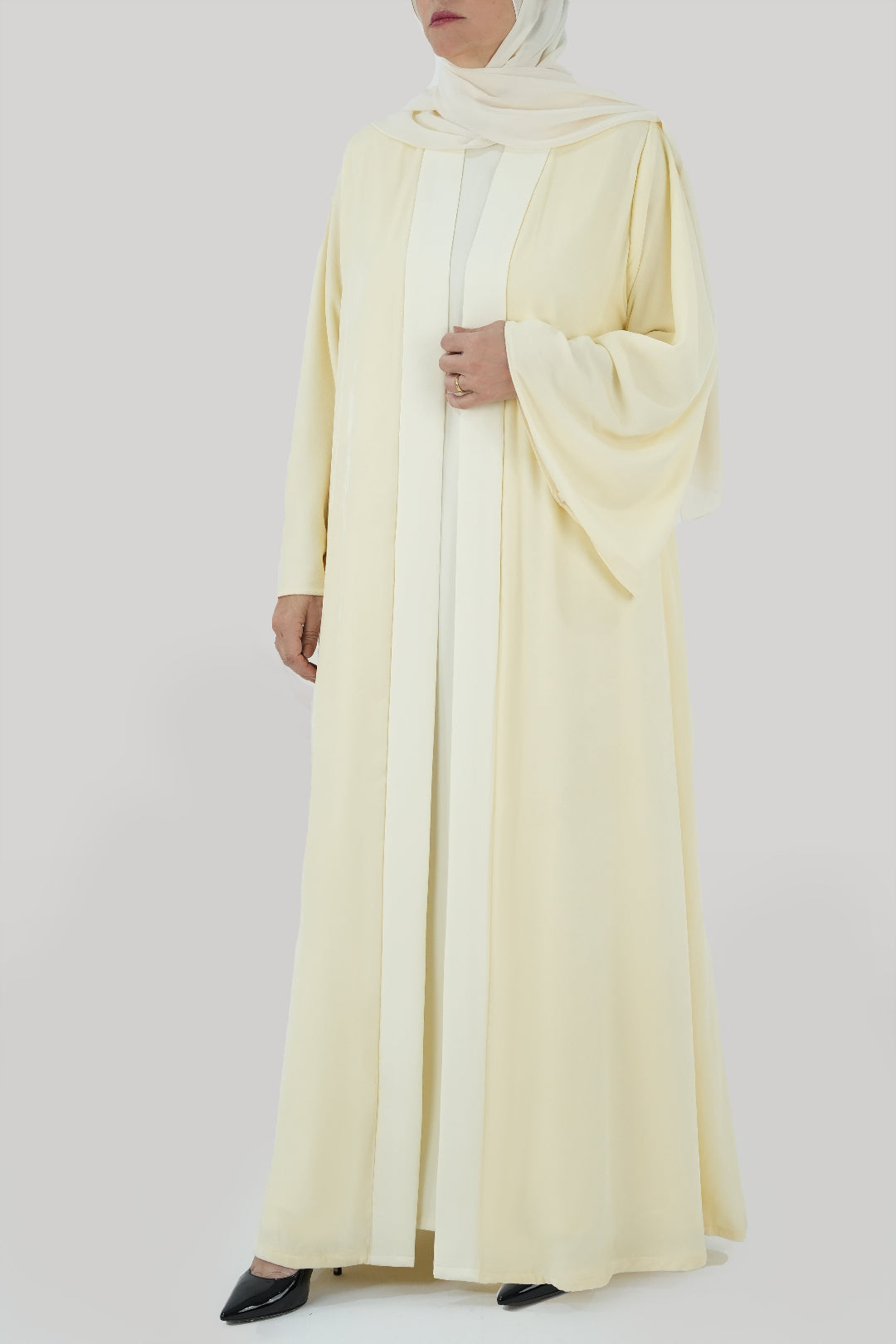 Thowby Simple Cream Velvet Winter Abaya