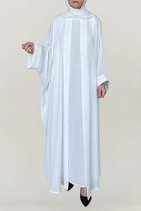 Wrinkled Bisht White Colored Abaya