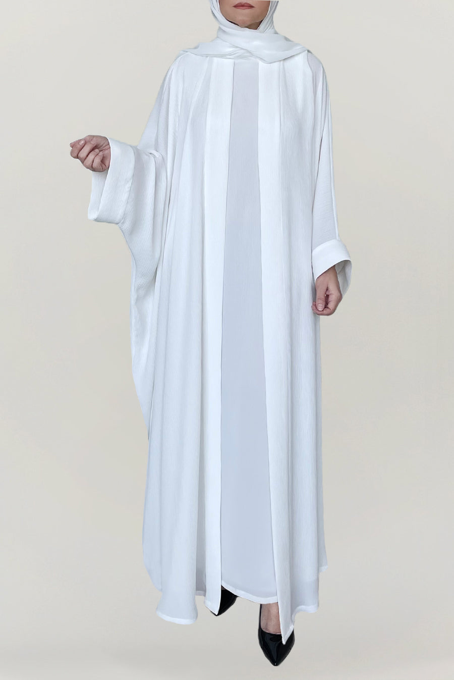 Wrinkled Bisht White Colored Abaya