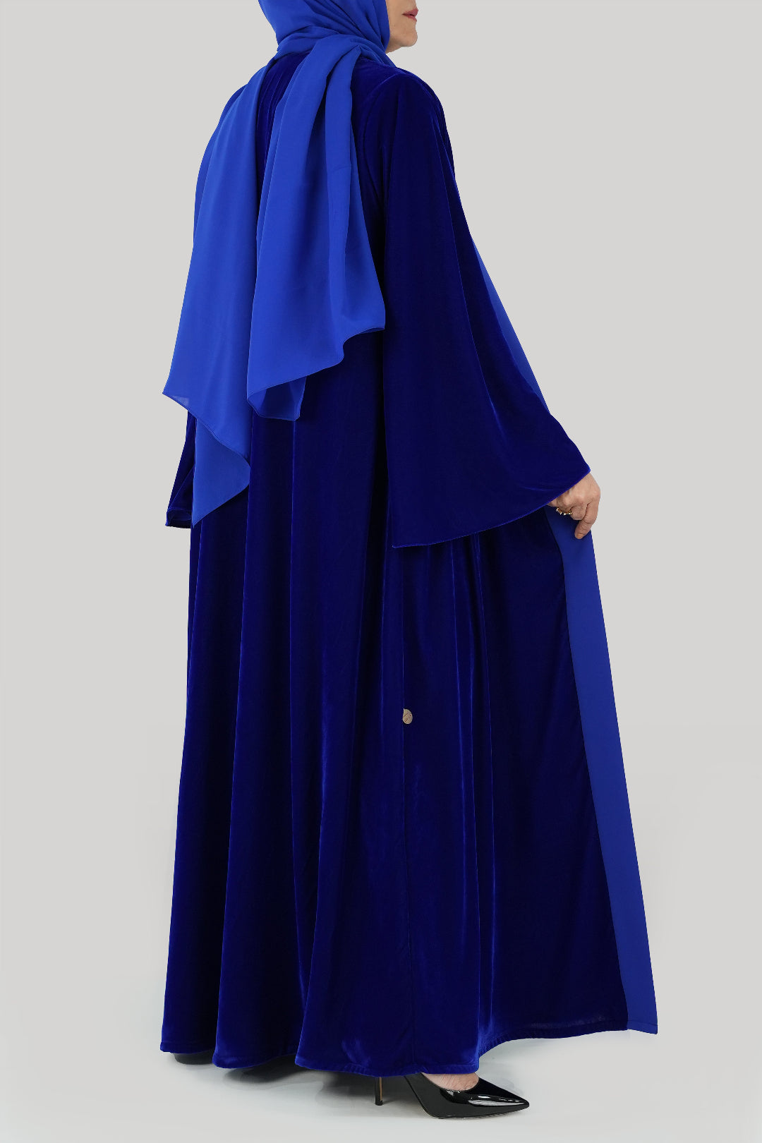 Thowby Sapphire Blue Velvet Winter Abaya
