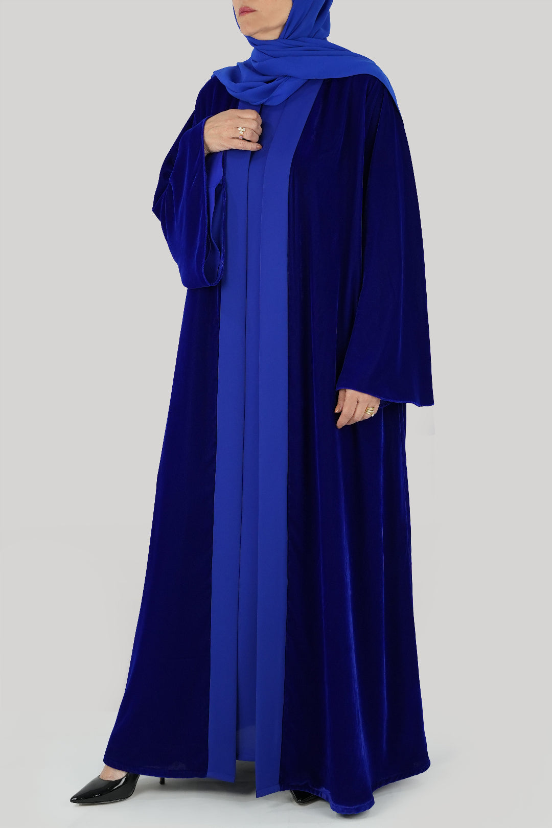 Thowby Sapphire Blue Velvet Winter Abaya