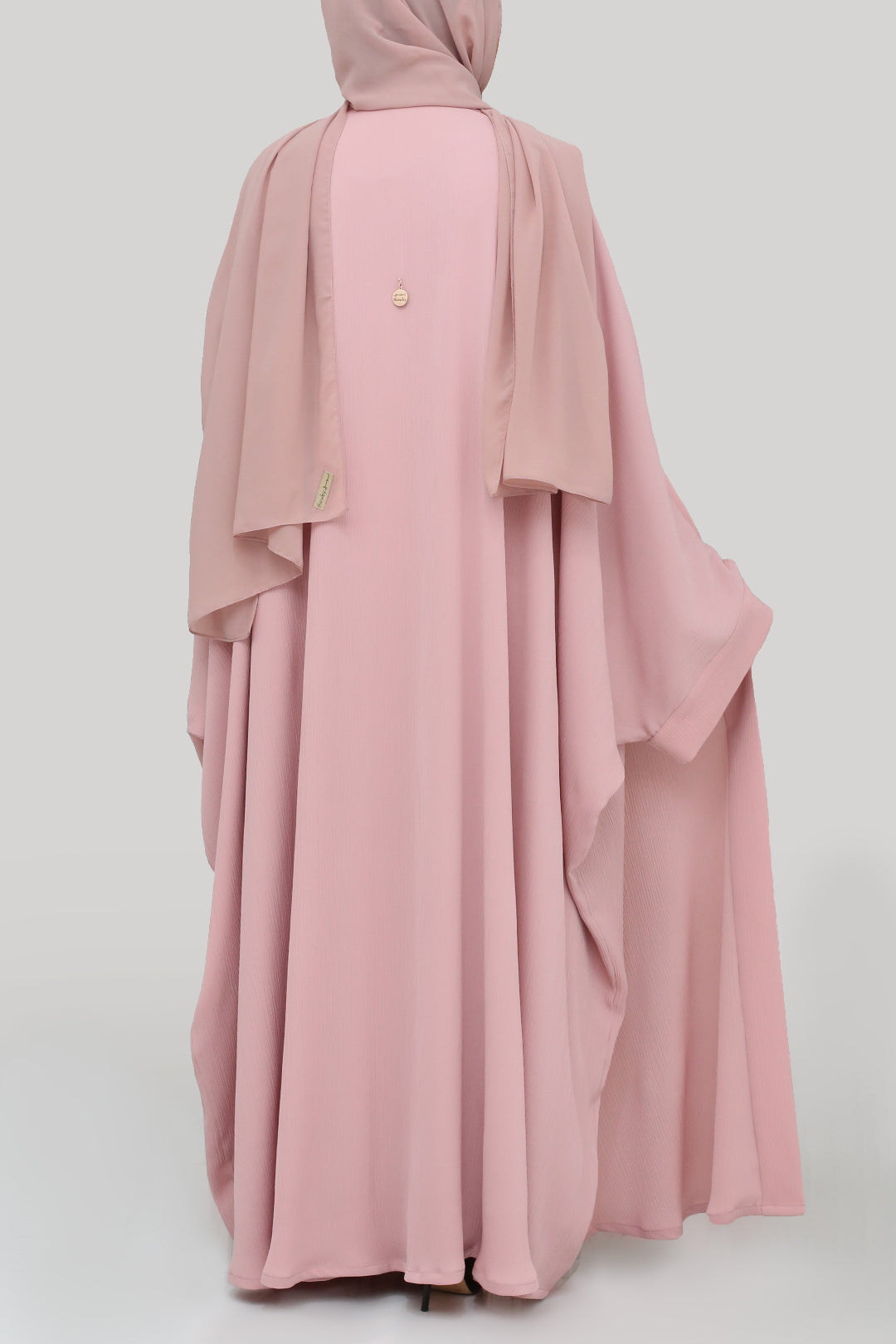 Wrinkled Bisht Pink Colored Abaya