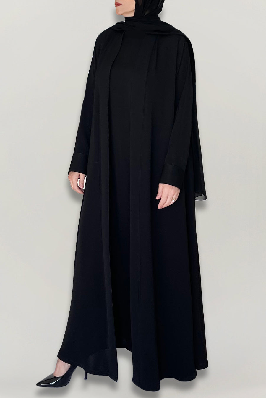 Flowy Plain Black Abaya