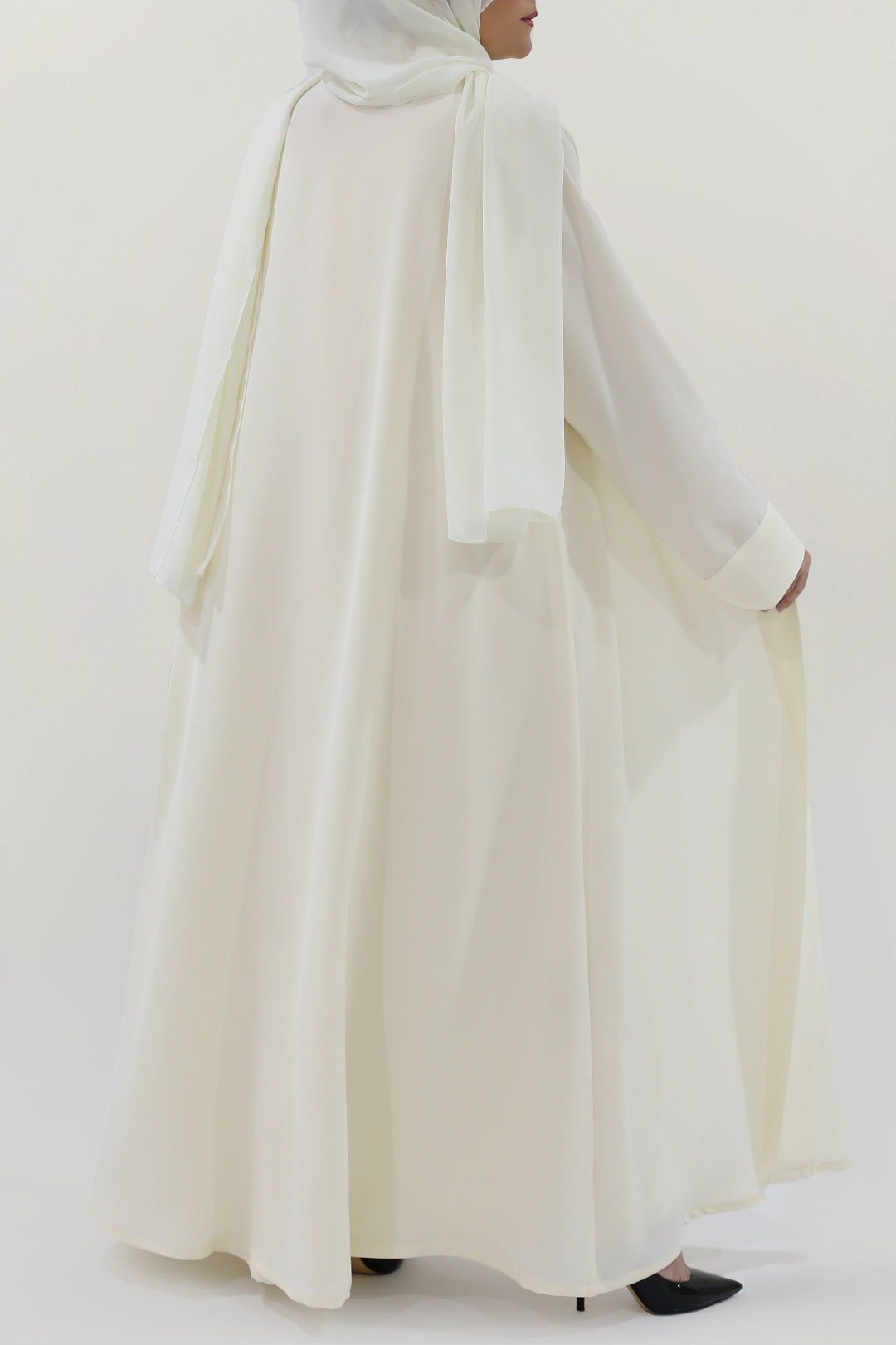 Elegant Cream Colored Abaya