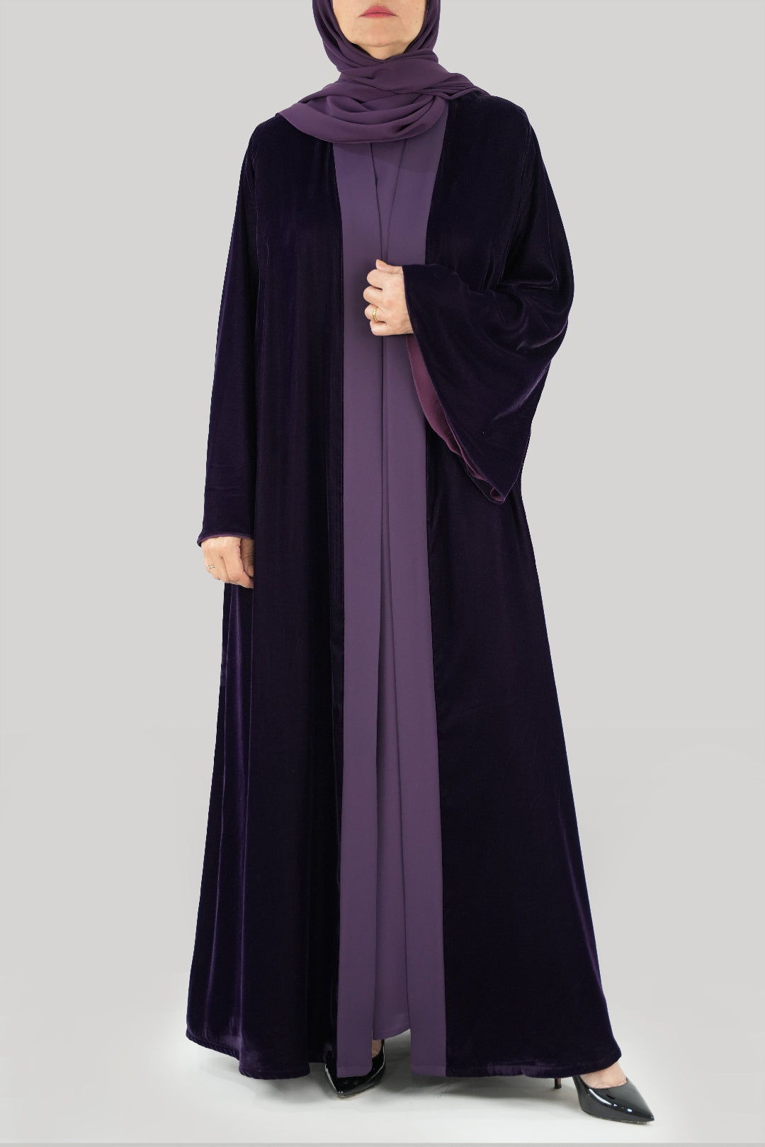 Thowby Cheerful Purple Velvet Winter Abaya