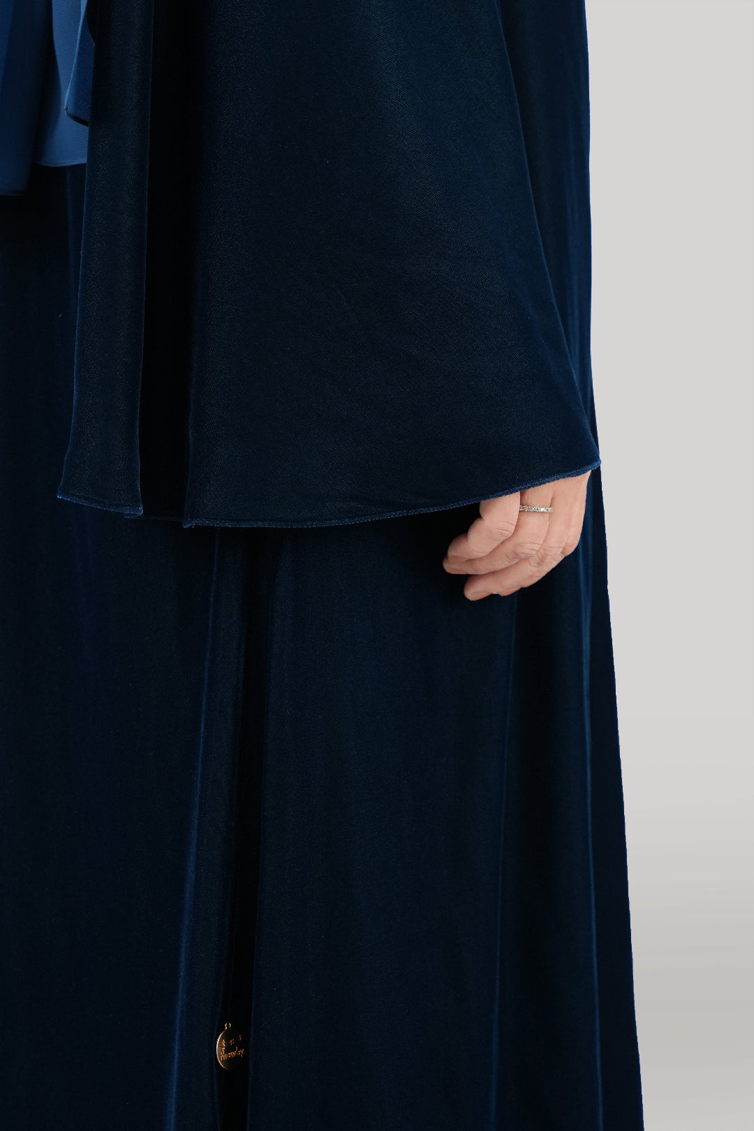 Thowby Elegant Blue Velvet Winter Abaya