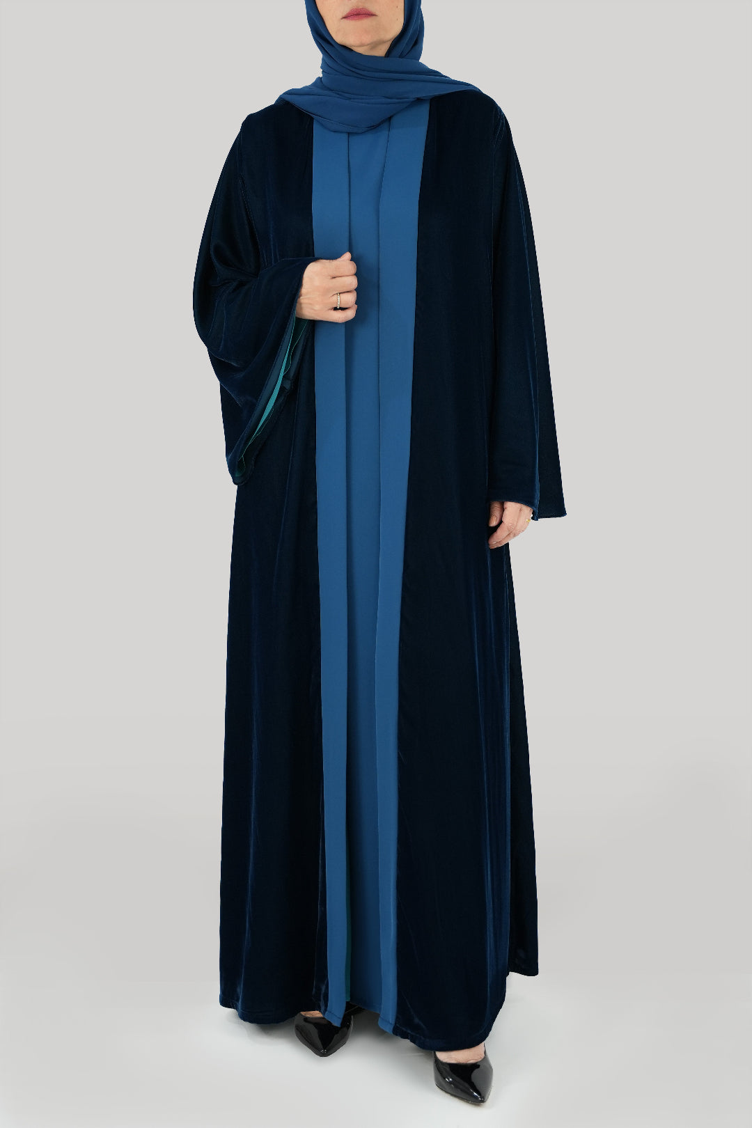 Thowby Elegant Blue Velvet Winter Abaya