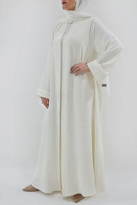 classy white plain abaya - thowby - best abayas in the UAE