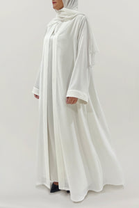 Beautiful Textured White Abaya