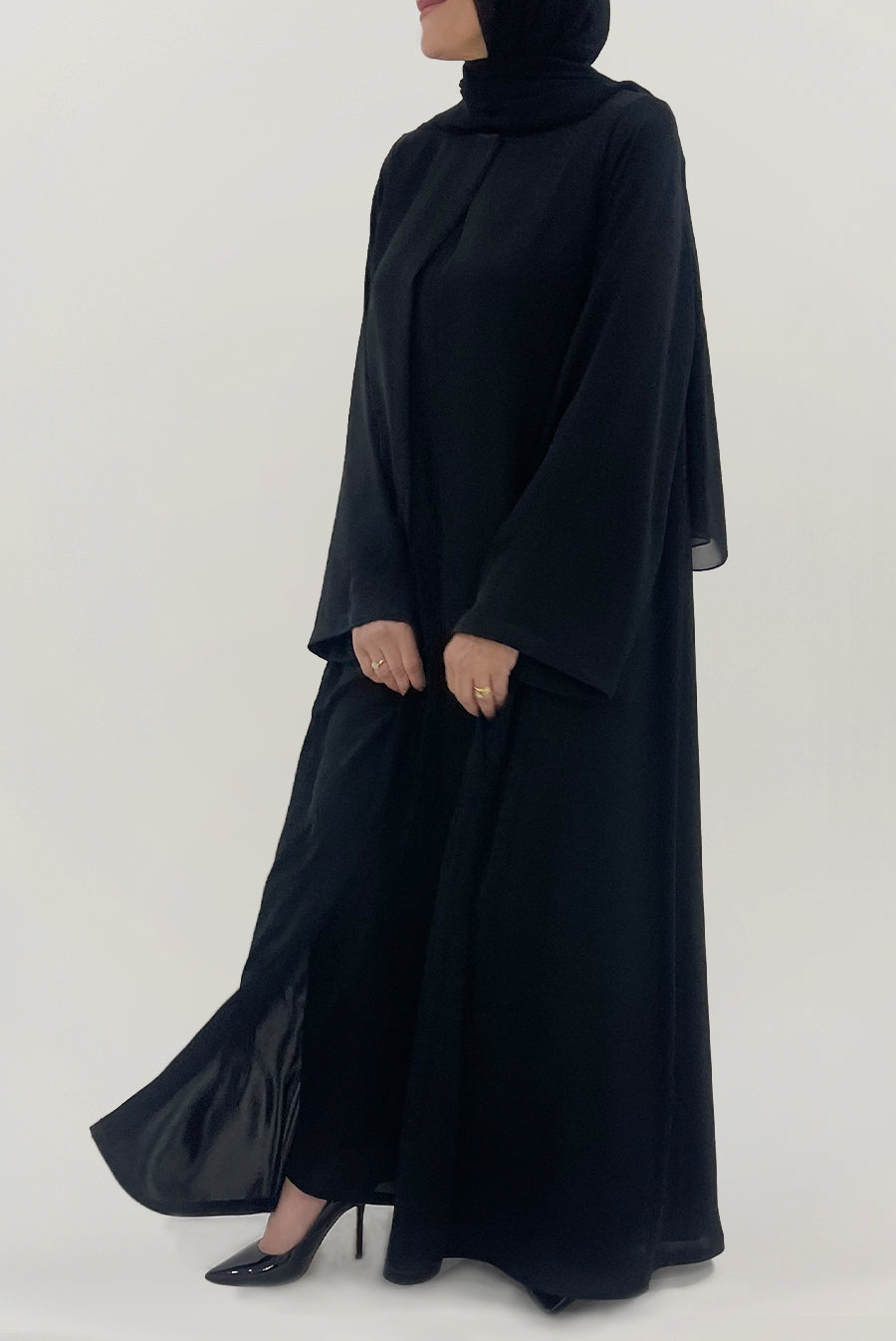 Flowy Plain Black Abaya
