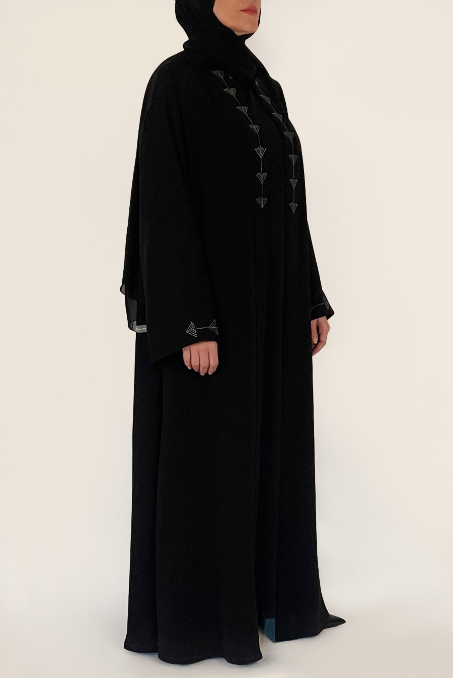 black designer abaya - thowby - dubai online abaya shops