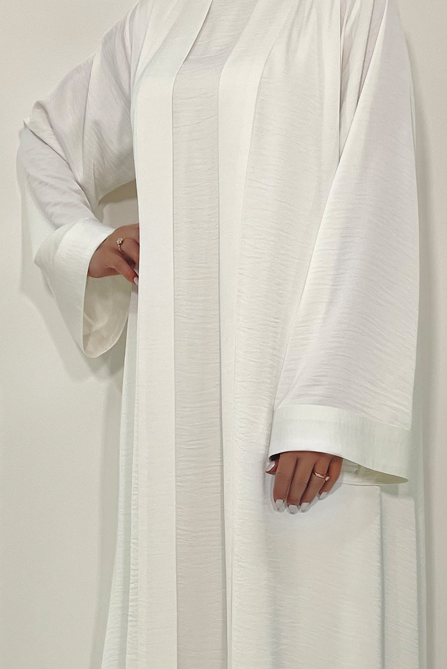 white flow abaya - thowby - elegant dubai abayas