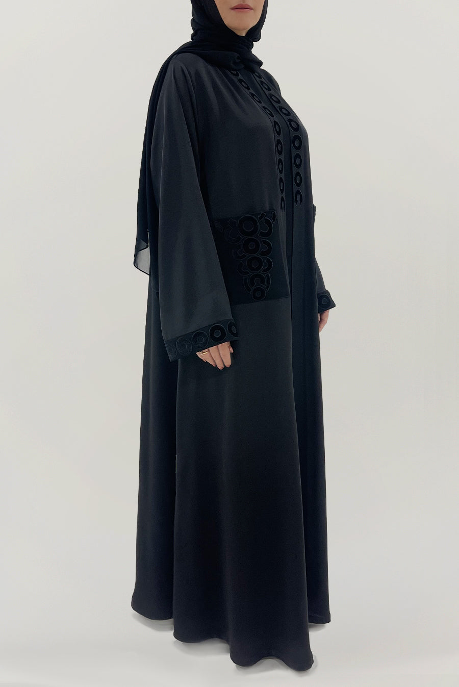 Velvet Detailed Black Abaya
