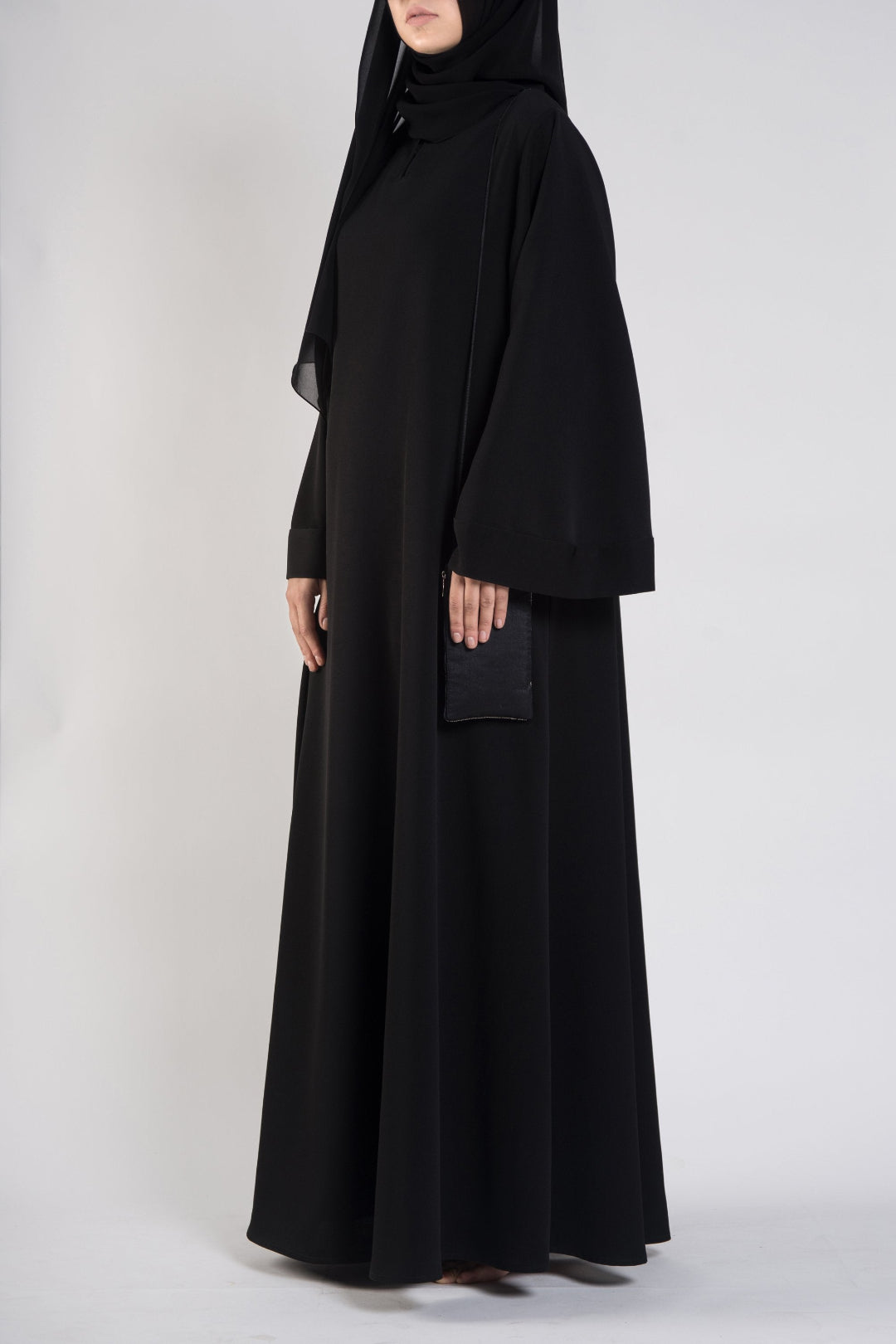 Luxurious Closed Black Umrah Abaya