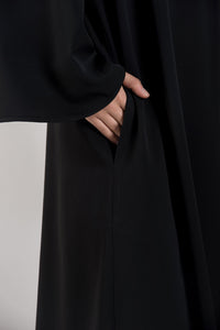 Chic Closed Black Umrah Abaya