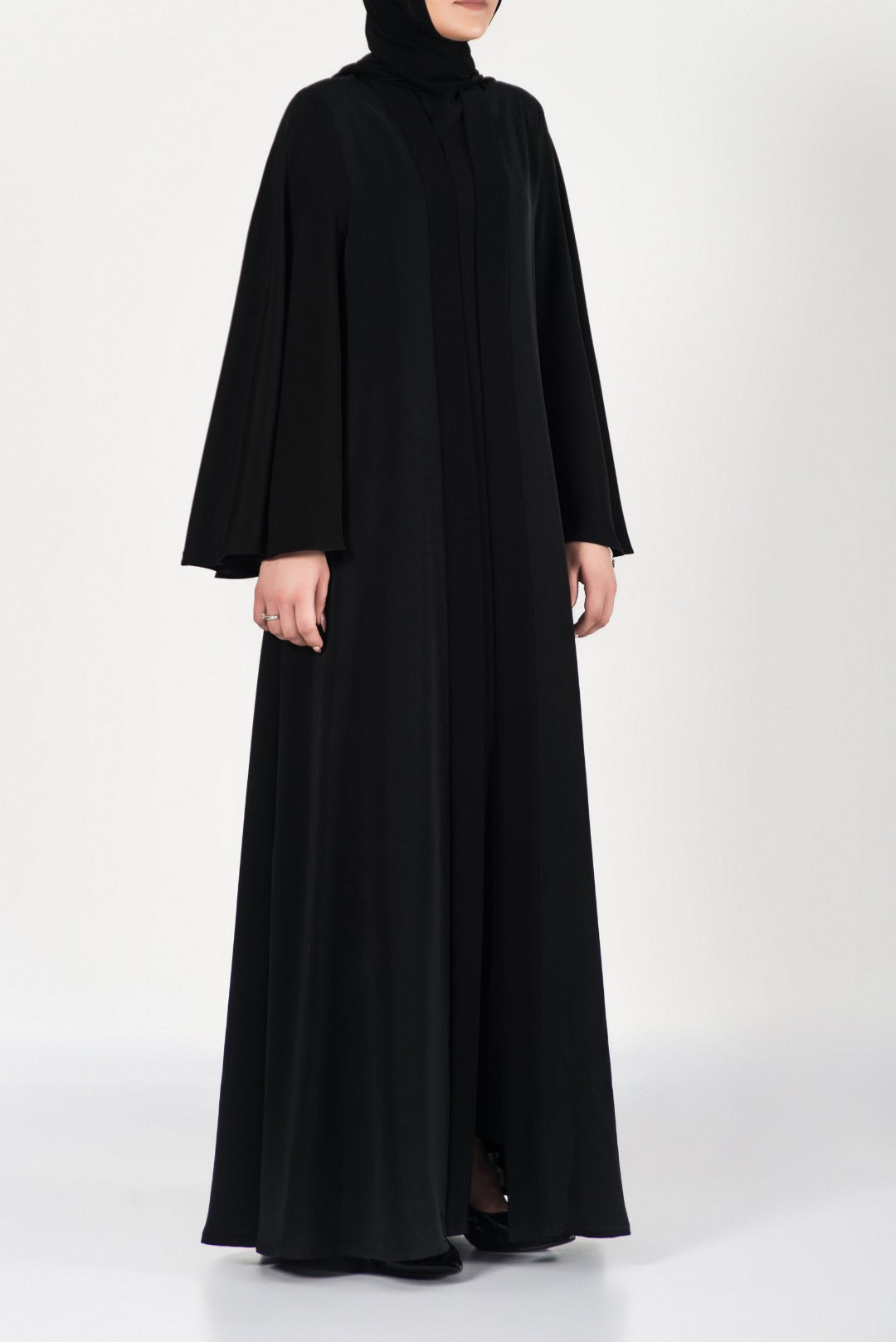 Modest Black Umrah Abaya