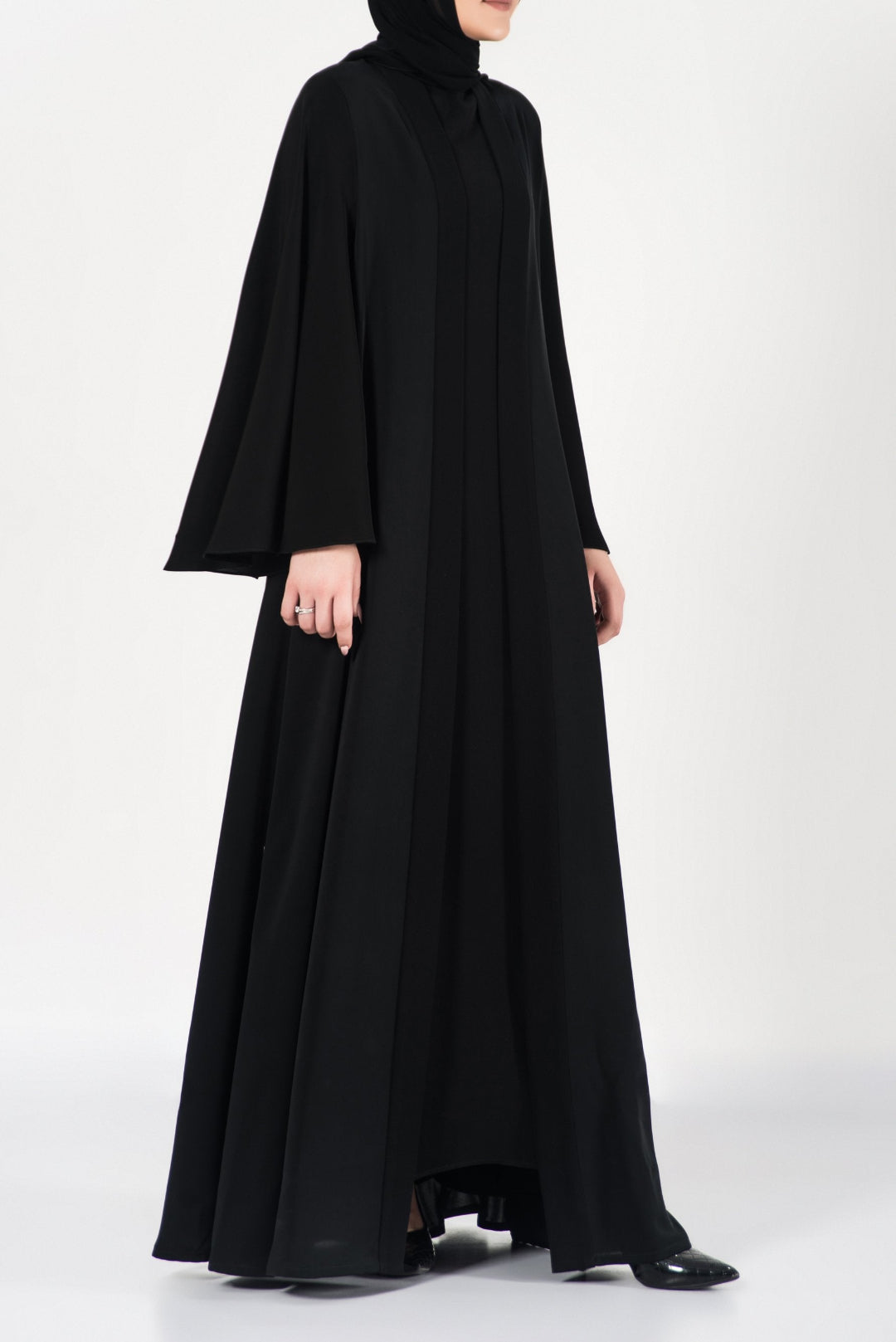 Modest Black Umrah Abaya