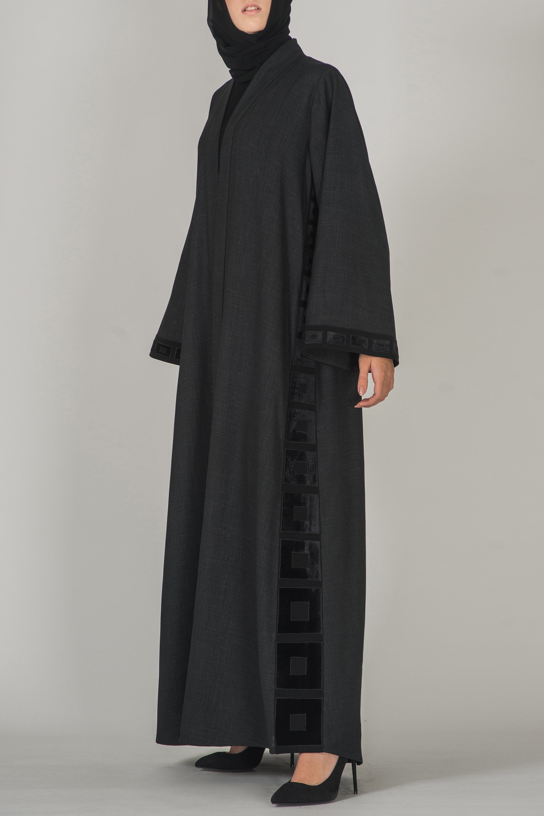 Simple Flowy Black Abaya