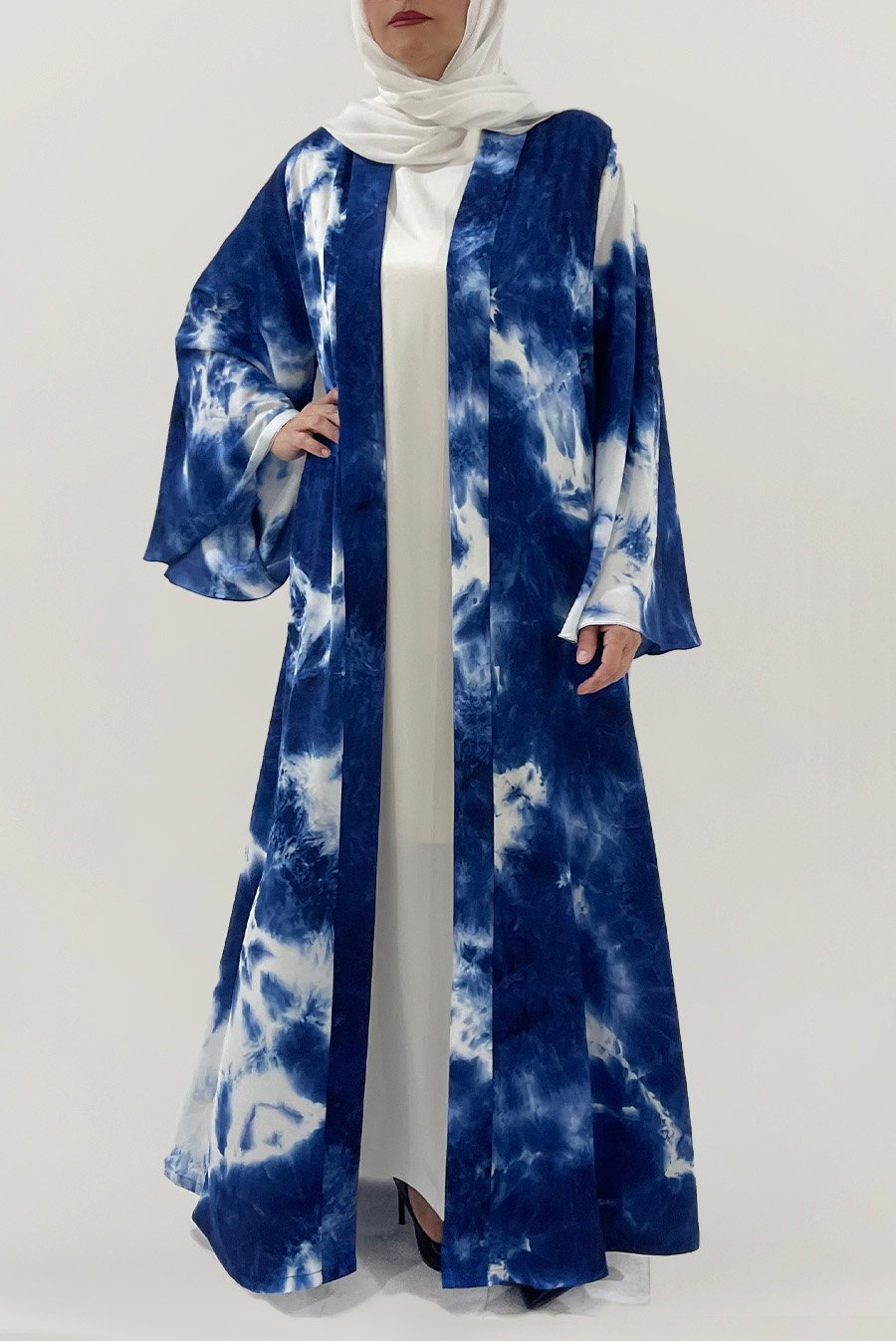 thowby Seran abaya in white and blue color