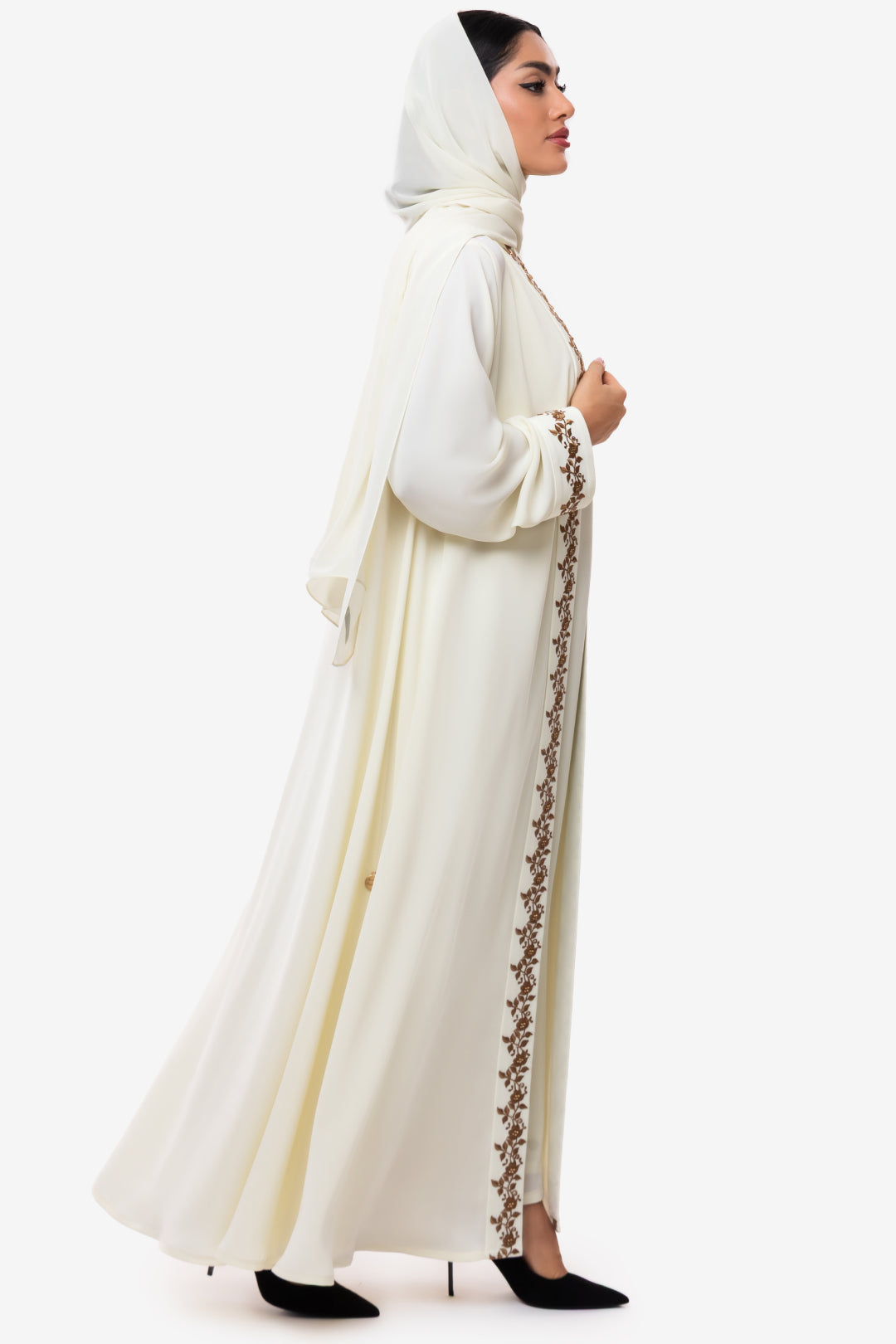 An Elegant Off-White Embroidered Crepe Abaya