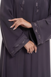 Eleen thowby abaya CLose Up