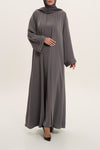 Rahat thowby abaya Front with twist pose