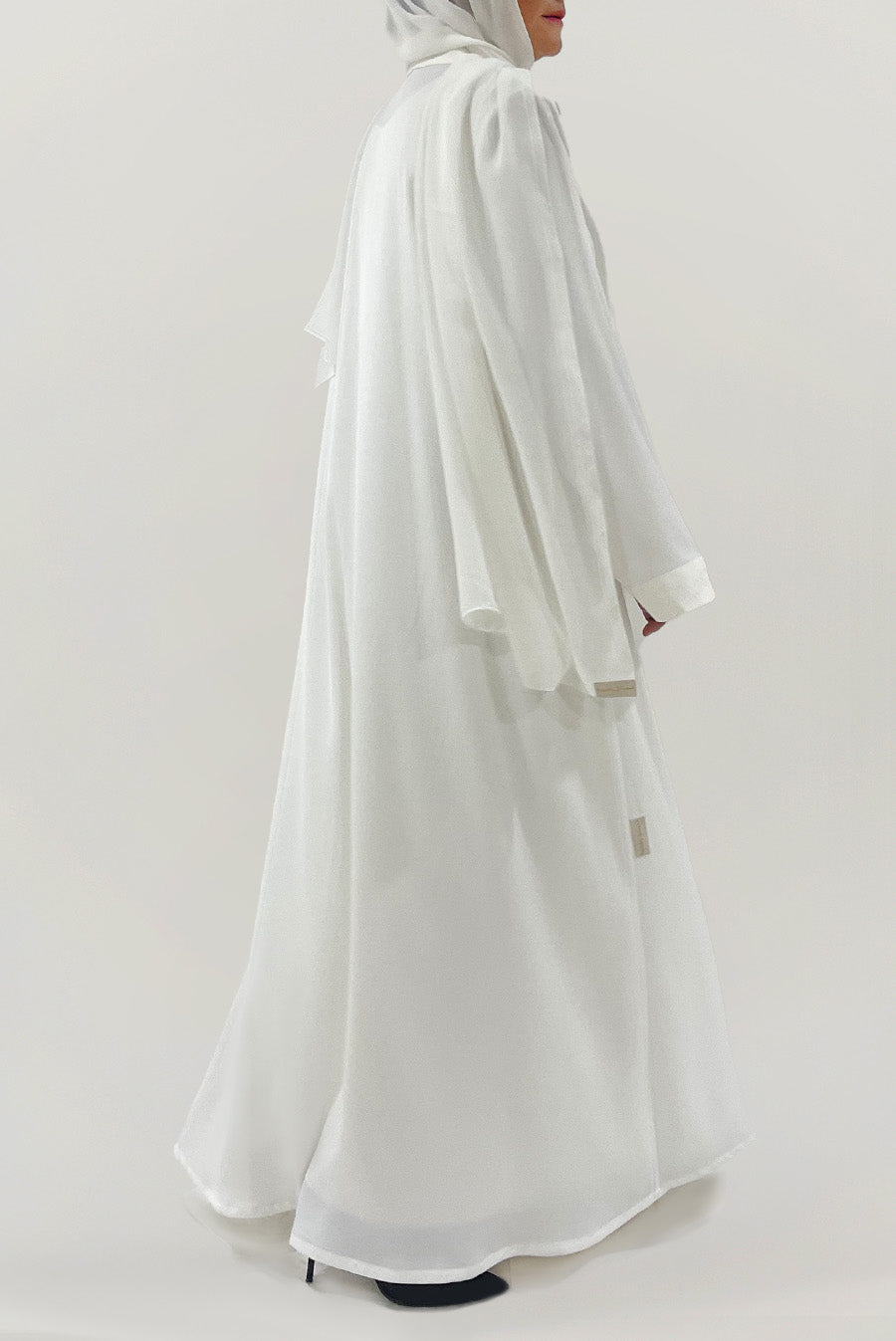 Beautiful Textured White Abaya