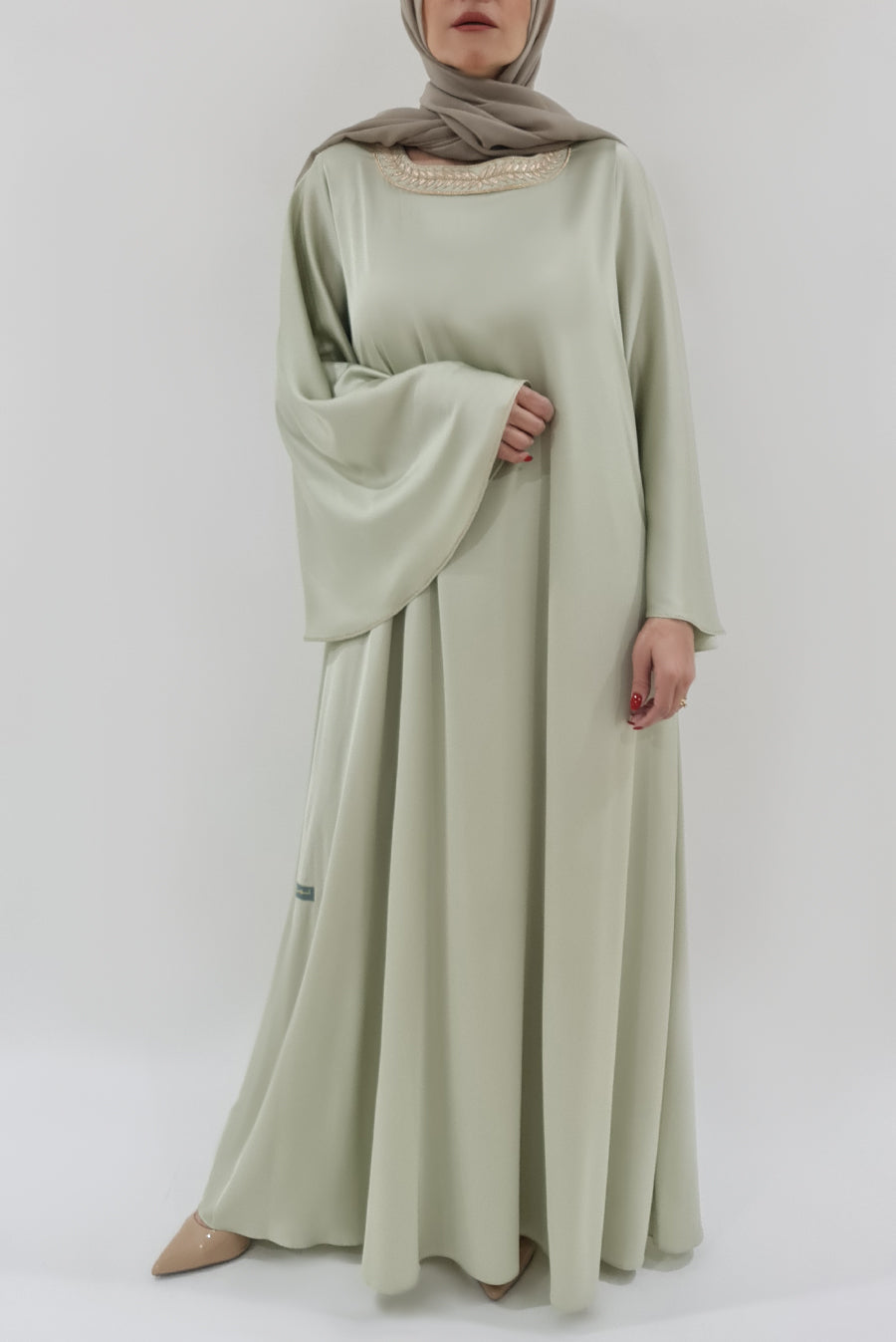 modest dress light green jalabiya - thowby - elegant dresses in dubai 