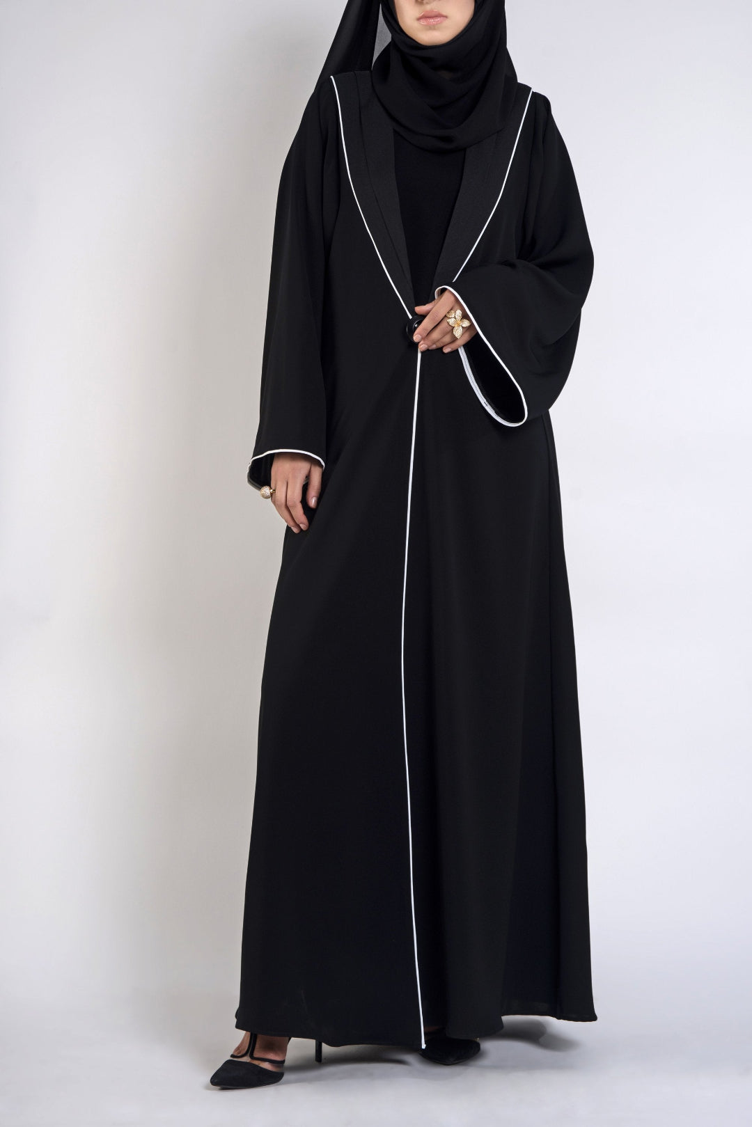 White-Trim Buttoned Black Abaya Asraa thowby ثـوبي