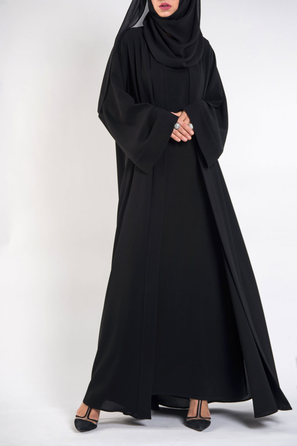 Elegant black abaya - thowby - dubai abayas with flare