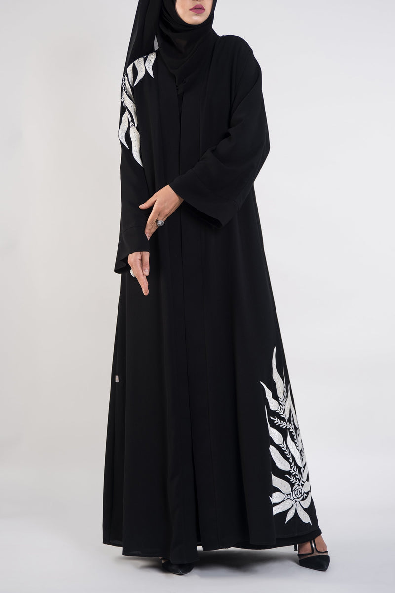 Black and white embroidery abaya - thowby - best abayas in the UAE