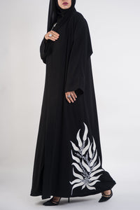 Black and white embroidery abaya - thowby - best abayas in the UAE